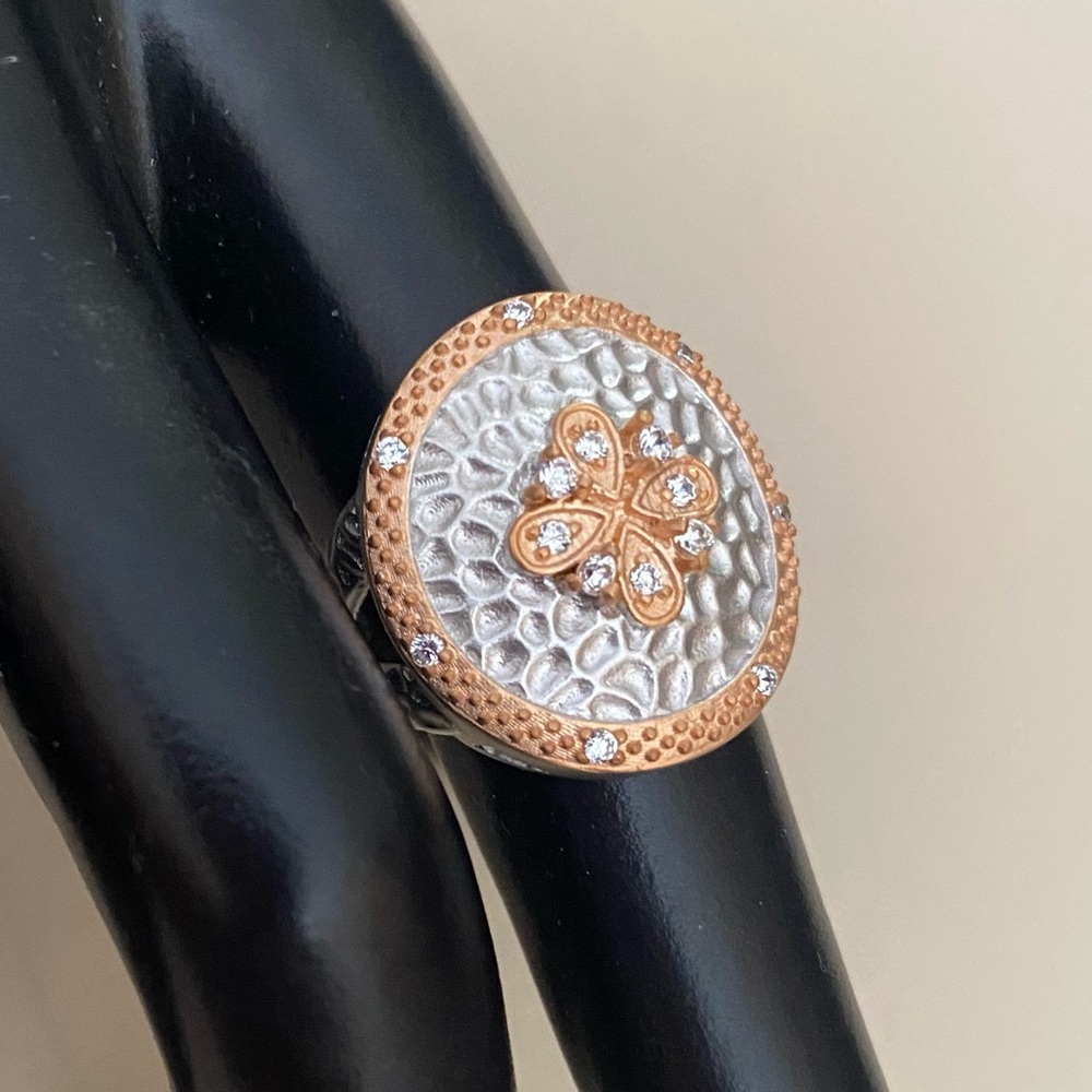 Freida Rothman Clover Shield ring - Picture 3 of 9